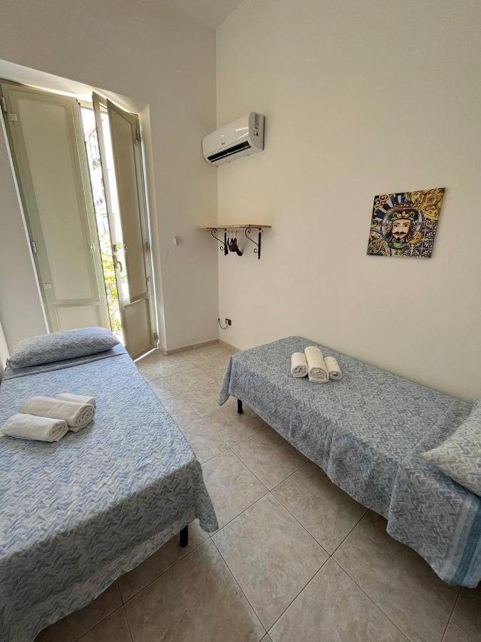 Al Cortile Di Maqueda Apartment Палермо Екстериор снимка